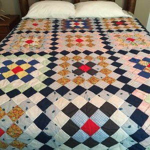 🎉Host Pick 🎉VTG Handmade Multi-colored Quilt